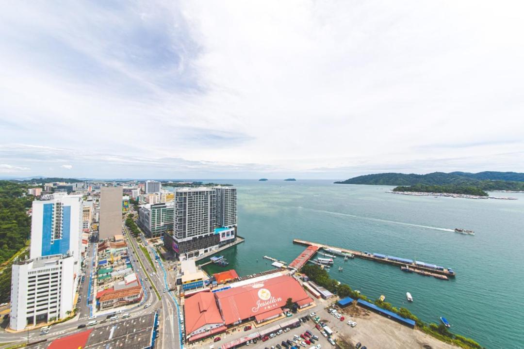 Jesselton Quay Seaview # Chariskey Suites Kota Kinabalu Buitenkant foto